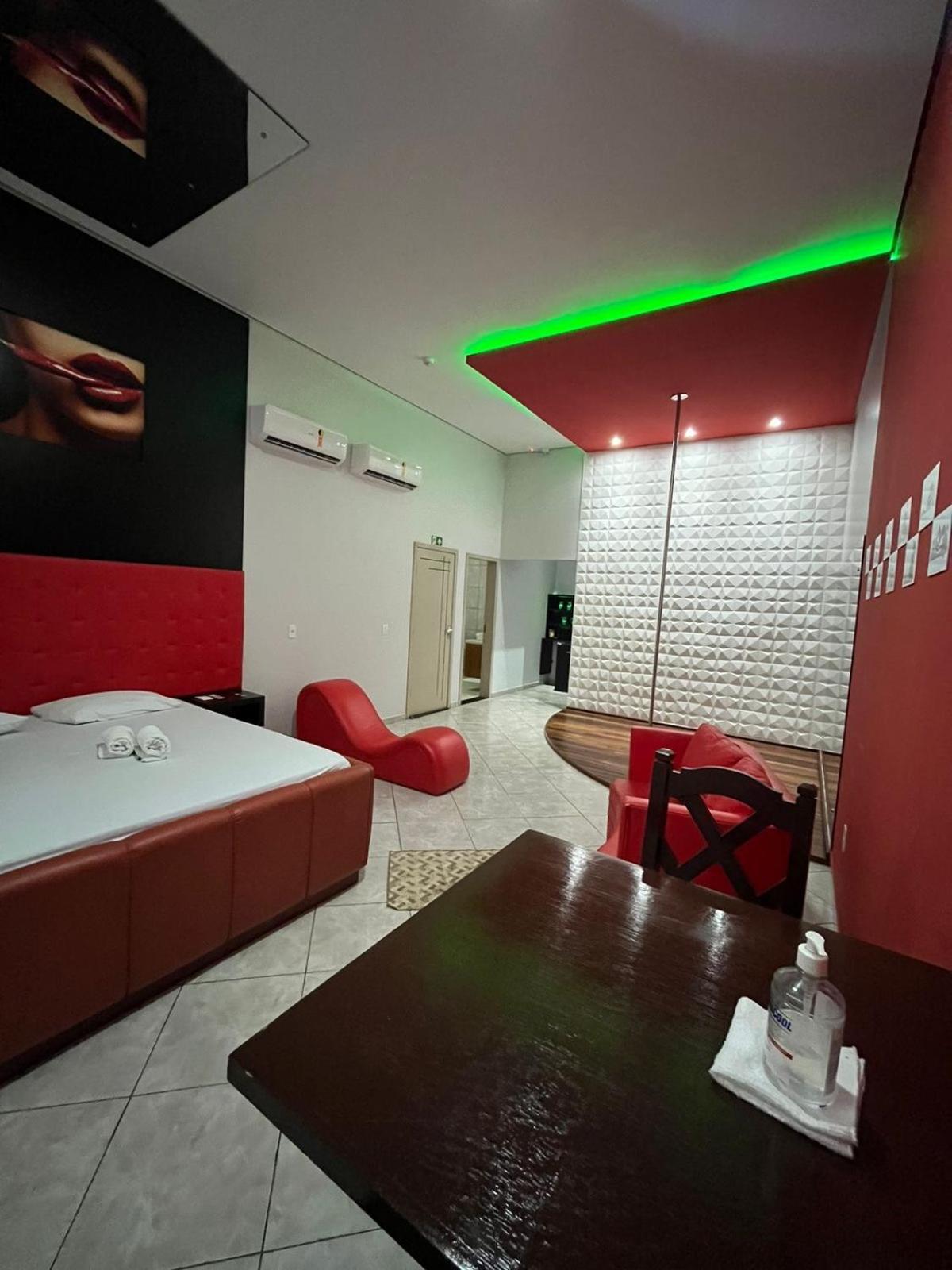 Fetiche Motel Presidente Medici  외부 사진